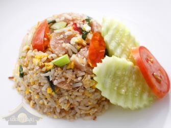 ข้าวผัดแหนม