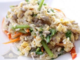 ผัดวุ้นเส้นไข่มดแดง